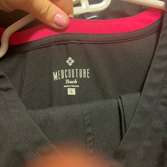 Women’s scrubs all in excellent condition!
Most size large,sketchers set is XL - Picture 3 of 13